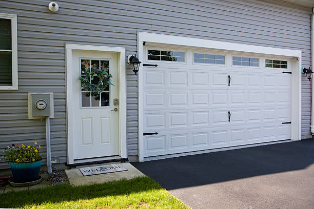24/7 Emergency Garage Door Panel Replacement experts in Lake County County, OR